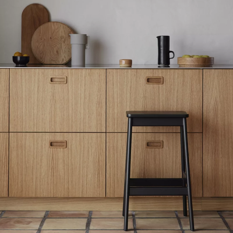 Angle Bar Stool 65, Black